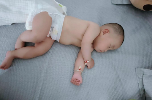 曲靖四个月宝宝不爱笑 曲靖四个月宝宝不爱笑