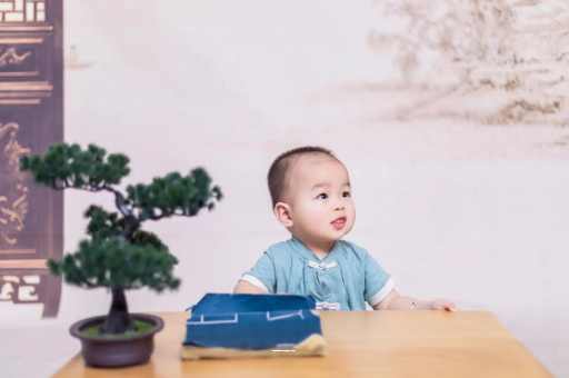 曲靖八个月宝宝可以吃盐吗